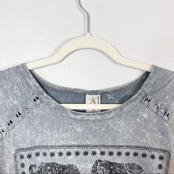 AEO BOHO Sleeveless Grey/Blue Elephant Top Size XS - Picture 3 of 7